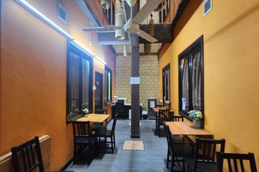 2 Units of 5sty Shoplot @ SS6, Kelana Jaya, PJ