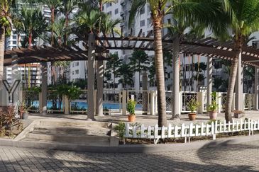 Pool View 1036sf Unit @ Kelana Puteri Condo, Kelana Jaya