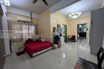 Very Spacious 3486sqft Renovated Unit @ Tiara Kelana Condo, SS7 Kelana Jaya PJ