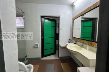 Very Spacious 3486sqft Renovated Unit @ Tiara Kelana Condo, SS7 Kelana Jaya PJ