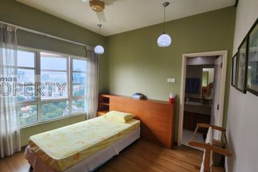 Renovated 1765sf Unit @ Li Villas Condo, Section 16 PJ