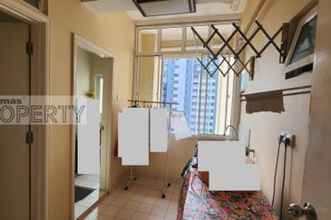 Renovated 1765sf Unit @ Li Villas Condo, Section 16 PJ