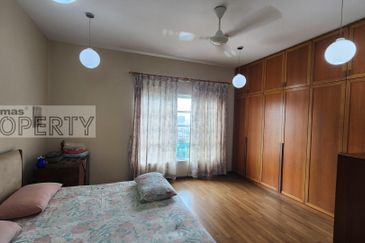 Renovated 1765sf Unit @ Li Villas Condo, Section 16 PJ