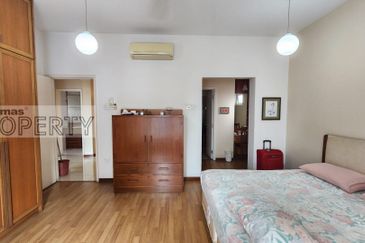 Renovated 1765sf Unit @ Li Villas Condo, Section 16 PJ