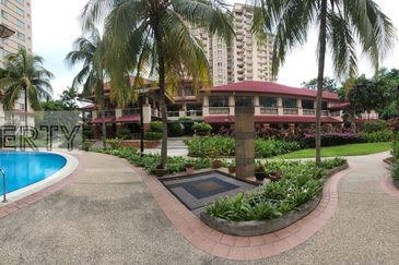 Renovated 1765sf Unit @ Li Villas Condo, Section 16 PJ