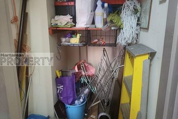 Low/Mid Floor, Well Kept Corner Unit @ Prima 16 Condominium (Chapter 2)