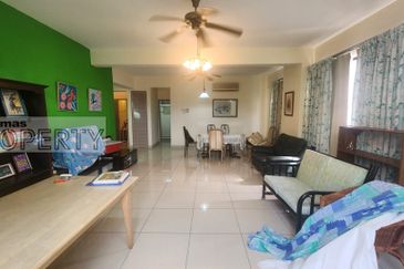 Low/Mid Floor, Well Kept Corner Unit @ Prima 16 Condominium (Chapter 2)