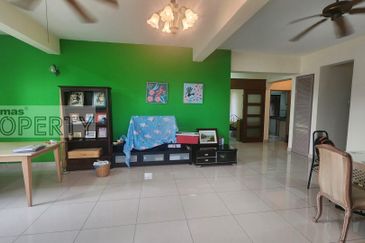 Low/Mid Floor, Well Kept Corner Unit @ Prima 16 Condominium (Chapter 2)