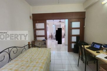 Low/Mid Floor, Well Kept Corner Unit @ Prima 16 Condominium (Chapter 2)