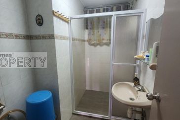 Low/Mid Floor, Well Kept Corner Unit @ Prima 16 Condominium (Chapter 2)