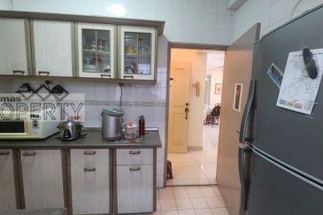 Low/Mid Floor, Well Kept Corner Unit @ Prima 16 Condominium (Chapter 2)
