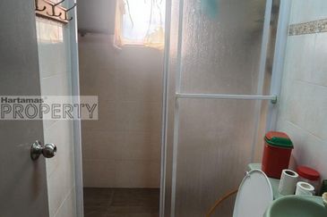 Low/Mid Floor, Well Kept Corner Unit @ Prima 16 Condominium (Chapter 2)