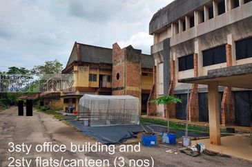 Land with Buildings @ Pulau Sebang, Alor Gajah, Melaka