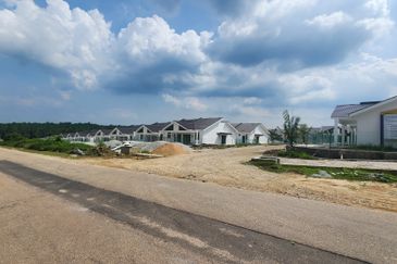 Land for Sale (Zoning: Agriculture) @ Mukim Chinchin, Jasin, Melaka