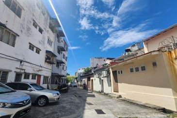 4sty Freehold Shoplot @ Jalan Portugis (near Jalan Kubu and Jonker Walk/Street), Melaka