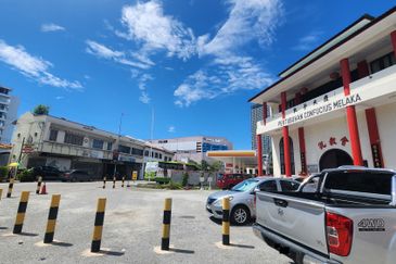 4sty Freehold Shoplot @ Jalan Portugis (near Jalan Kubu and Jonker Walk/Street), Melaka