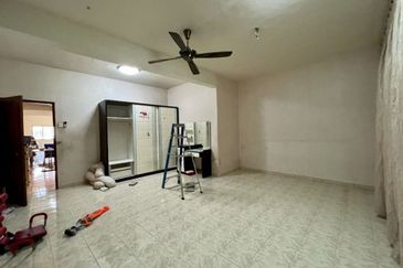 4sty Freehold Shoplot @ Jalan Portugis (near Jalan Kubu and Jonker Walk/Street), Melaka