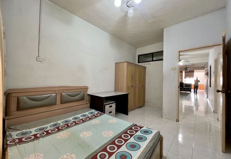 4sty Freehold Shoplot @ Jalan Portugis (near Jalan Kubu and Jonker Walk/Street), Melaka