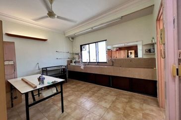 4sty Freehold Shoplot @ Jalan Portugis (near Jalan Kubu and Jonker Walk/Street), Melaka