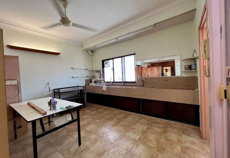 4sty Freehold Shoplot @ Jalan Portugis (near Jalan Kubu and Jonker Walk/Street), Melaka