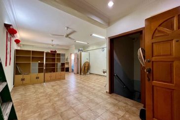 4sty Freehold Shoplot @ Jalan Portugis (near Jalan Kubu and Jonker Walk/Street), Melaka