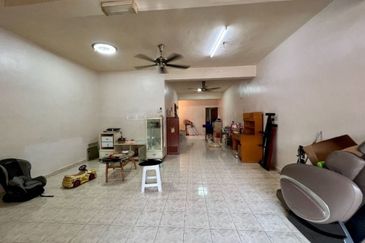 4sty Freehold Shoplot @ Jalan Portugis (near Jalan Kubu and Jonker Walk/Street), Melaka