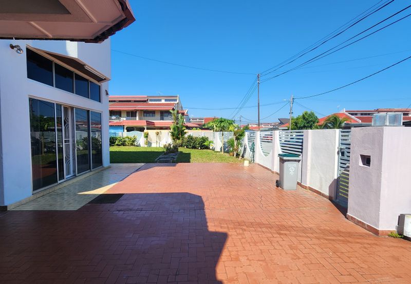 Freehold 2sty Semi-Detached House with Spacious Land @ Ujong Pasir, Melaka