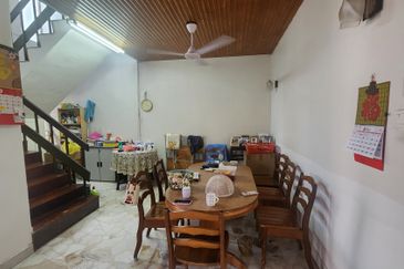 Freehold 2sty Semi-Detached House with Spacious Land @ Ujong Pasir, Melaka
