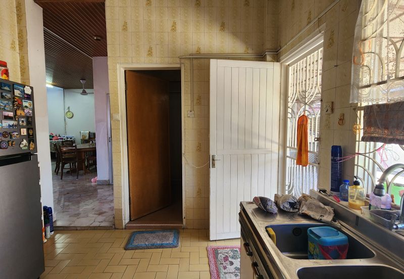 Freehold 2sty Semi-Detached House with Spacious Land @ Ujong Pasir, Melaka