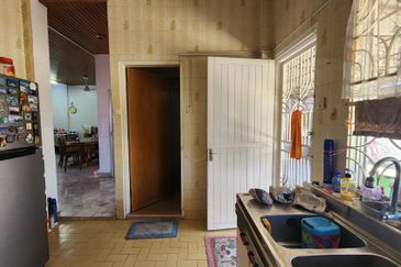 Freehold 2sty Semi-Detached House with Spacious Land @ Ujong Pasir, Melaka