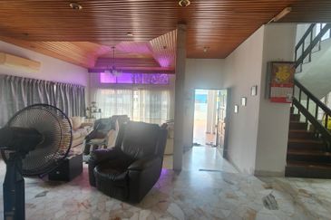 Freehold 2sty Semi-Detached House with Spacious Land @ Ujong Pasir, Melaka