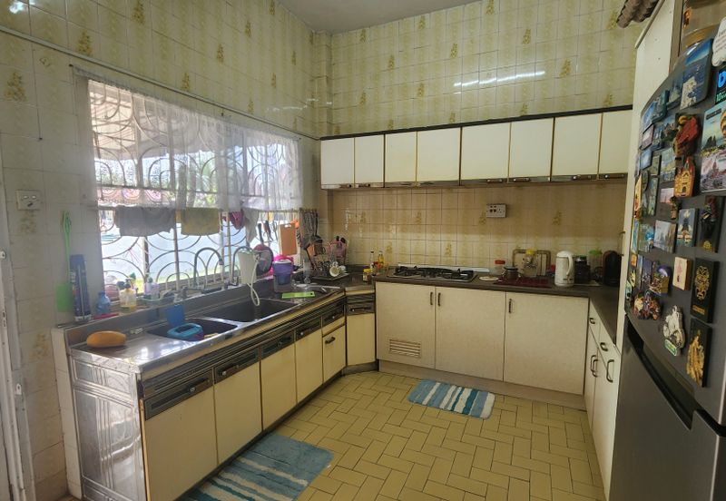 Freehold 2sty Semi-Detached House with Spacious Land @ Ujong Pasir, Melaka