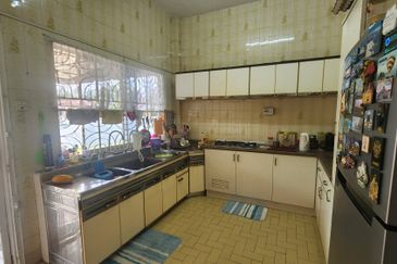 Freehold 2sty Semi-Detached House with Spacious Land @ Ujong Pasir, Melaka