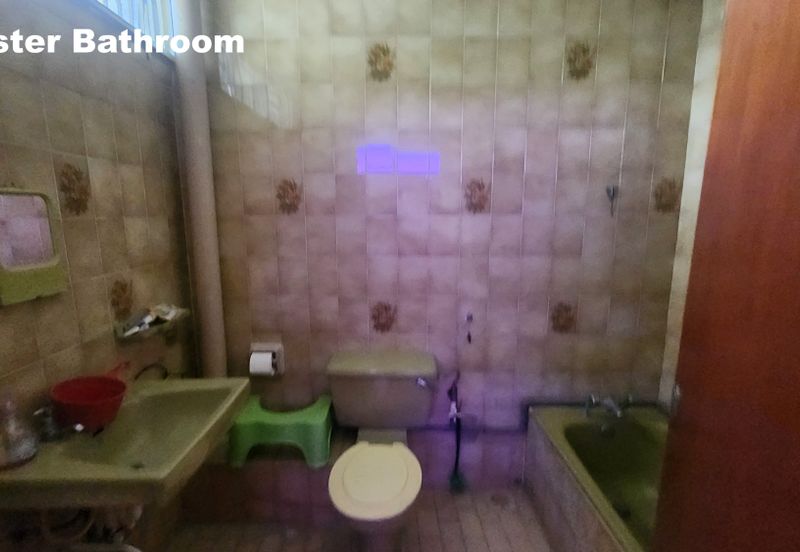 Freehold 2sty Semi-Detached House with Spacious Land @ Ujong Pasir, Melaka