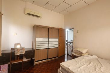 Freehold 2sty Semi-Detached House with Spacious Land @ Ujong Pasir, Melaka