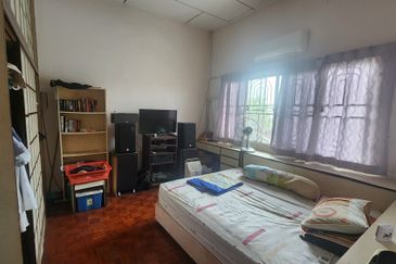 Freehold 2sty Semi-Detached House with Spacious Land @ Ujong Pasir, Melaka