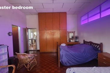 Freehold 2sty Semi-Detached House with Spacious Land @ Ujong Pasir, Melaka