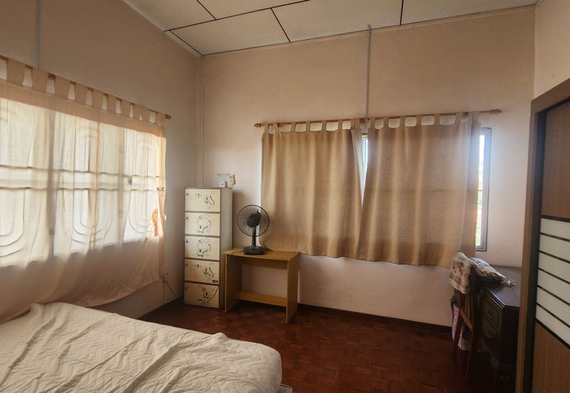 Freehold 2sty Semi-Detached House with Spacious Land @ Ujong Pasir, Melaka