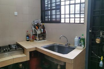 Renovated and Furnished 3sty Terrace House @ Sri Mawar, Kayu Ara, PJ