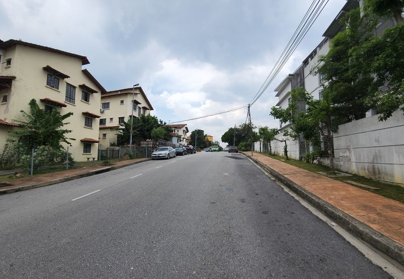 Renovated and Furnished 3sty Terrace House @ Sri Mawar, Kayu Ara, PJ