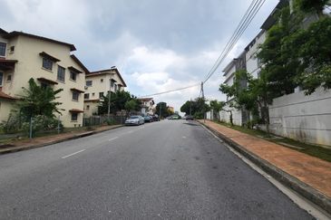 Renovated and Furnished 3sty Terrace House @ Sri Mawar, Kayu Ara, PJ