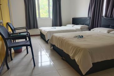 Freehold Residential Land with 3sty Building (Operating as Budget Hotel) @ Klebang Besar, Melaka Tengah