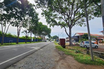 Freehold Residential Land with 3sty Building (Operating as Budget Hotel) @ Klebang Besar, Melaka Tengah