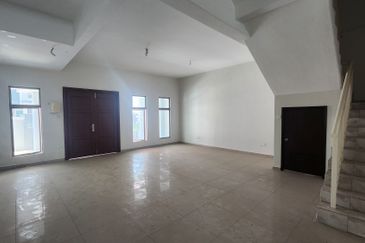 3sty Link House, 7r6b @ Taman Kota Syahbandar, Kota Laksamana