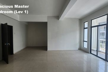 3sty Link House, 7r6b @ Taman Kota Syahbandar, Kota Laksamana