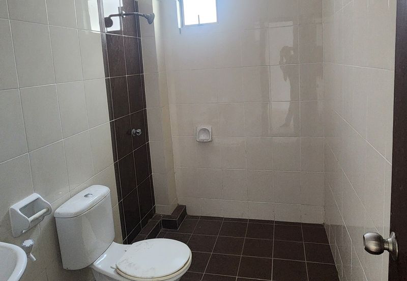 3sty Link House, 7r6b @ Taman Kota Syahbandar, Kota Laksamana