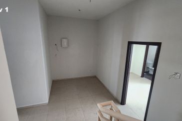 3sty Link House, 7r6b @ Taman Kota Syahbandar, Kota Laksamana