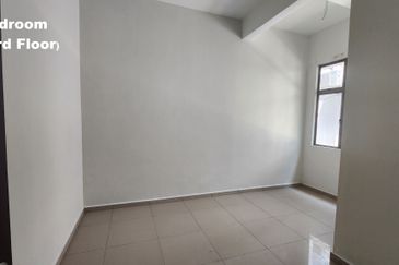 3sty Link House, 7r6b @ Taman Kota Syahbandar, Kota Laksamana