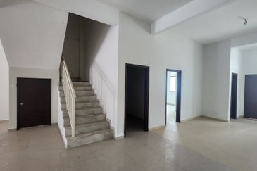 3sty Link House, 7r6b @ Taman Kota Syahbandar, Kota Laksamana