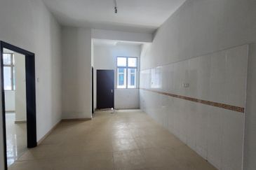 3sty Link House, 7r6b @ Taman Kota Syahbandar, Kota Laksamana